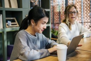 Taaltraining, cursus Nederlands op maat, voor anderstaligen Taaltraining, cursus Nederlands op maat, voor anderstaligen